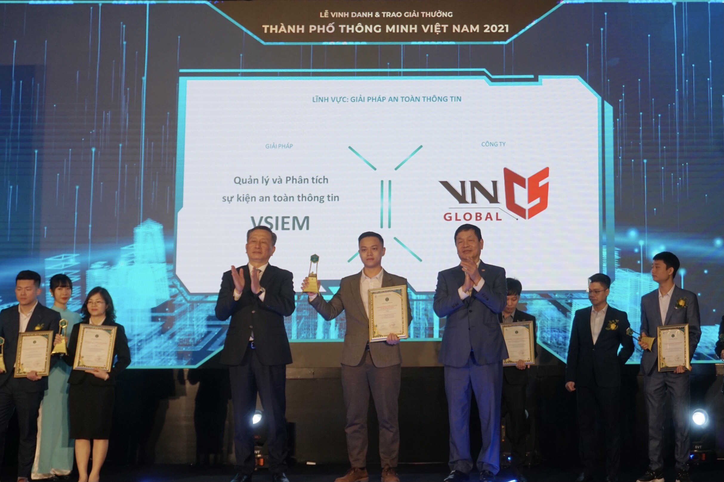 VSIEM – GIẢI PHÁP ĐẦY TIỀM NĂNG CỦA VNCS GLOBAL ĐƯỢC VINH DANH TẠI GIẢI THƯỞNG THÀNH PHỐ THÔNG MINH VIỆT NAM 2021