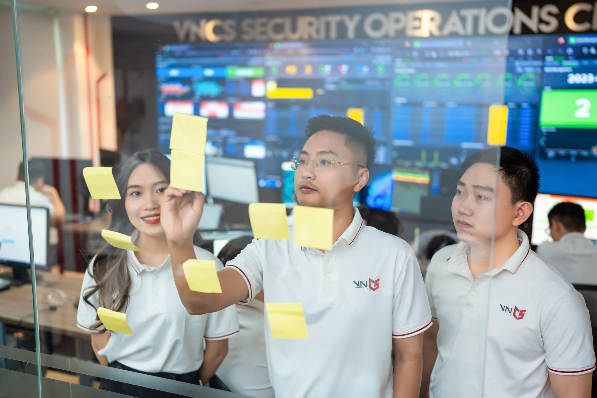 Đội ngũ VNCS Global đồng hành khắc phục
